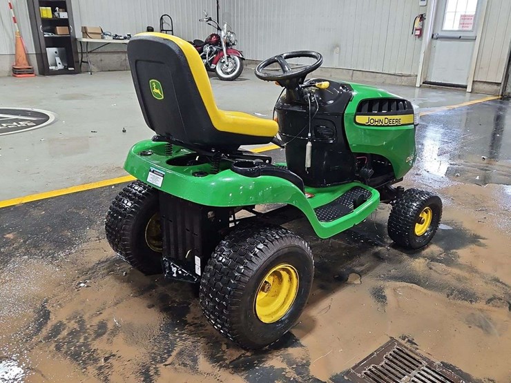 john-deere-d120-image-3