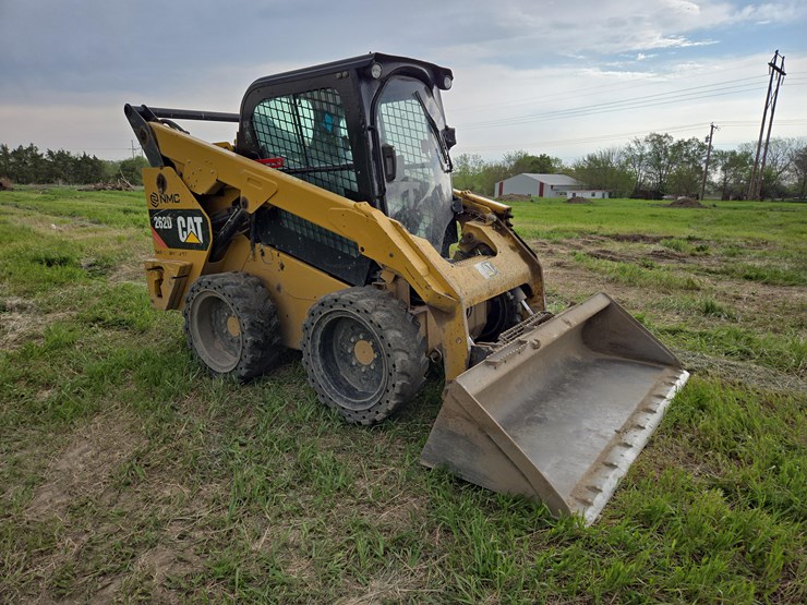 2016-caterpillar-262d-image-2