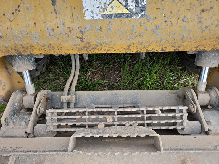 2016-caterpillar-262d-image-7