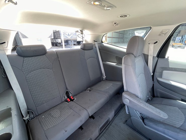 2011-chevrolet-traverse-image-99
