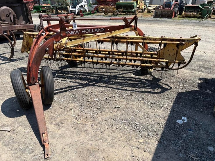 new-holland-258-image-1