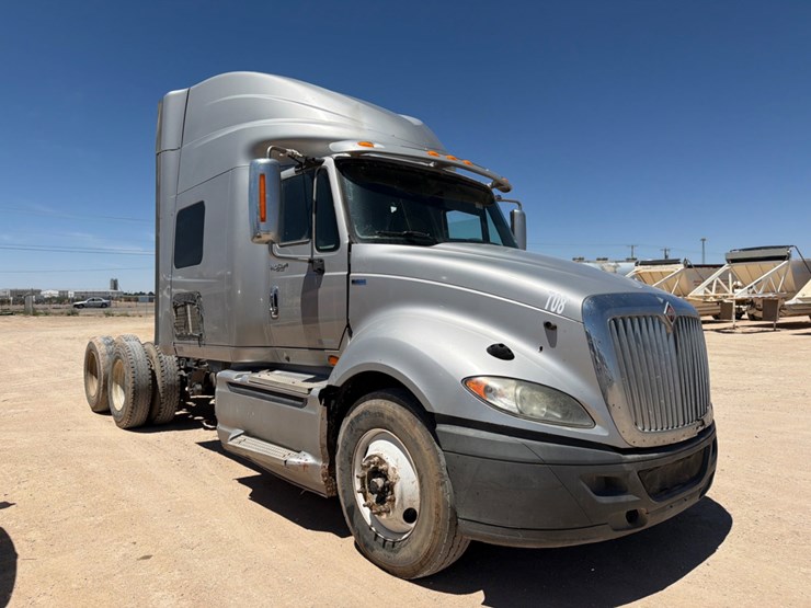 2012-international-prostar-image-3