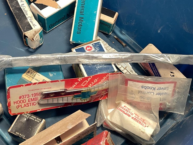 #5379-•-lot-of-general-motors-oe-parts-(las-cruces,-nm)-image-28