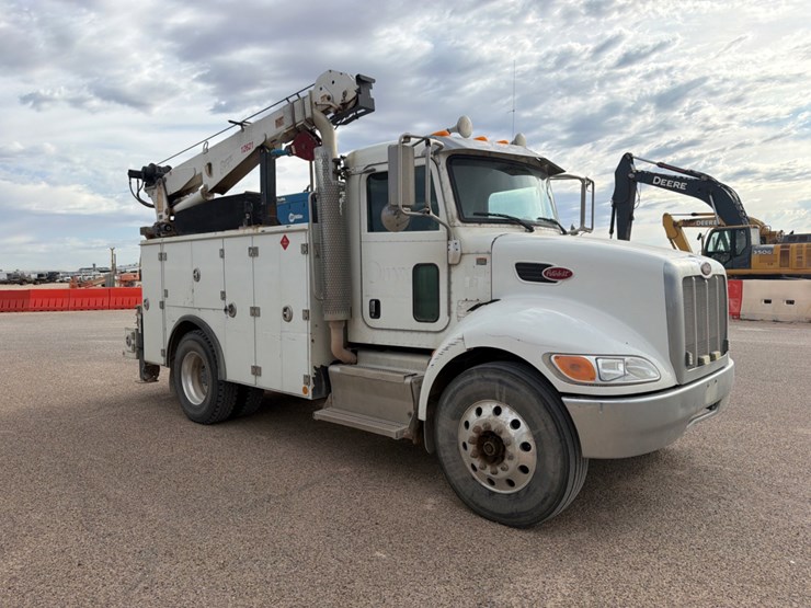 2016-peterbilt-337-image-3