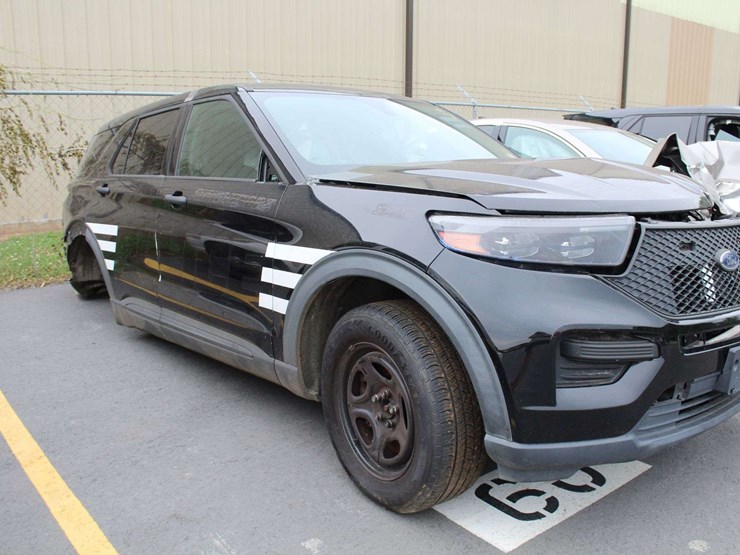 2021-ford-explorer-image-3