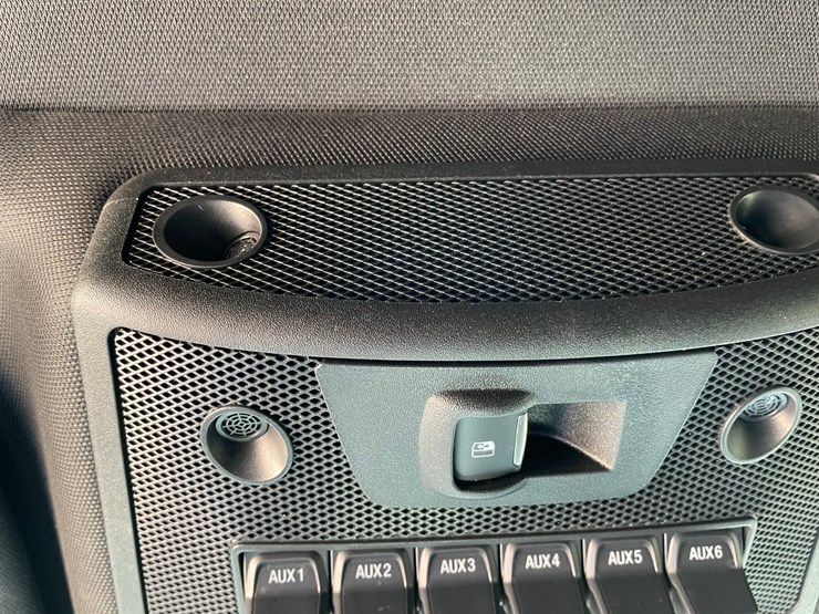 2019-ford-f150-image-48