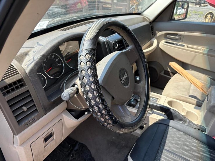 2008-jeep-liberty-image-14