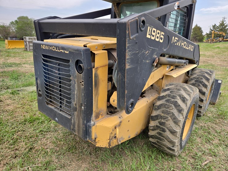 new-holland-lx985-image-16