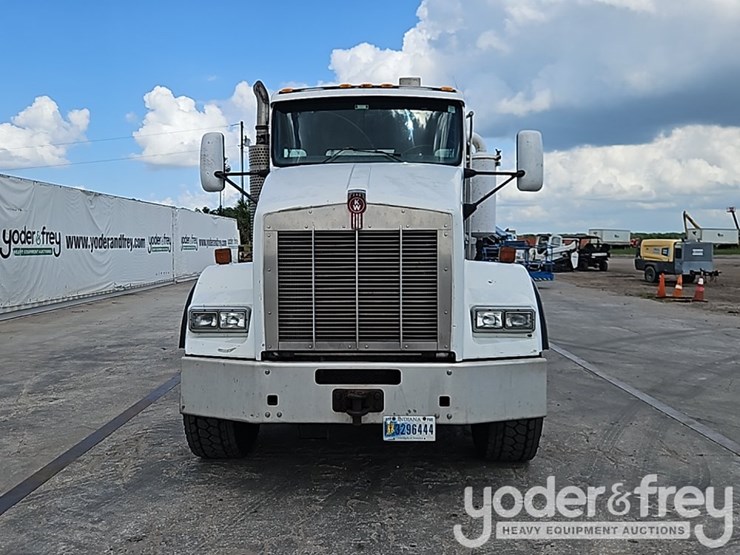 2005-kenworth-t800-image-13