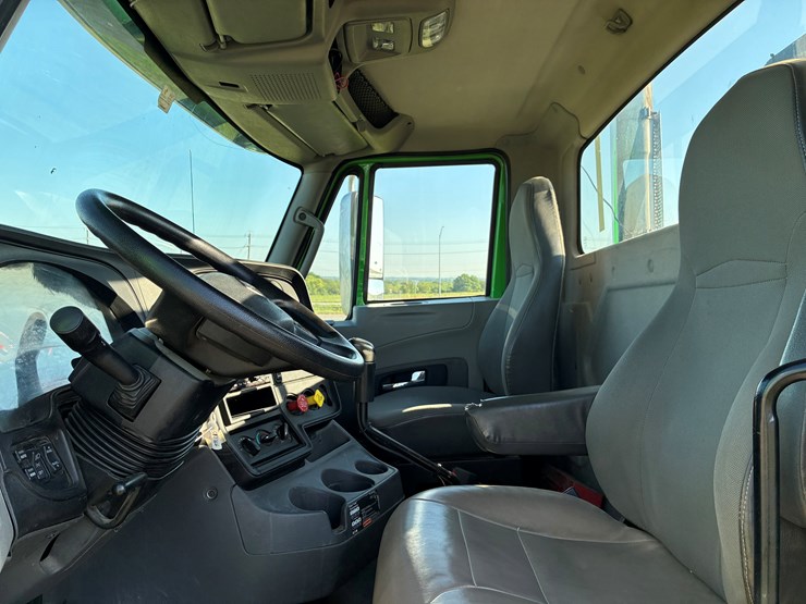 2015-international-prostar-image-7