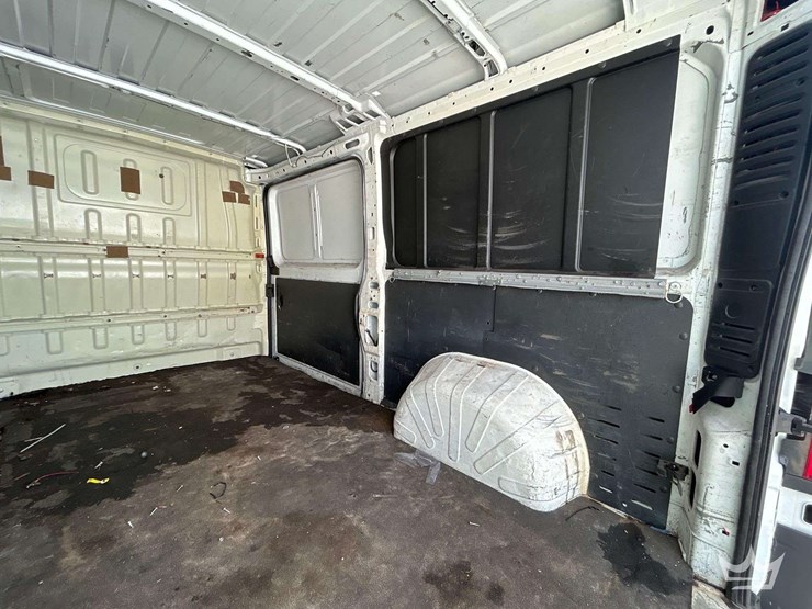 2017-ram-promaster-1500-image-14