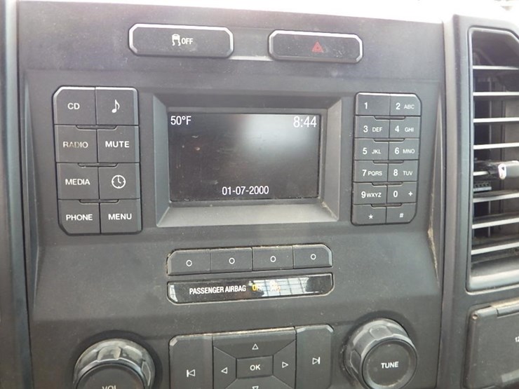 2016-ford-f150-image-35
