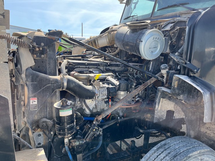 2011-western-star-4900sa-image-9