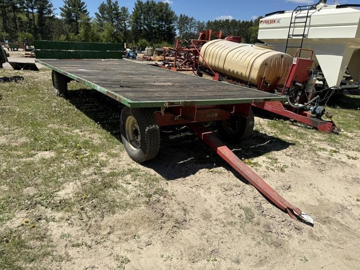 20'-flat-hay-wagon-image-1