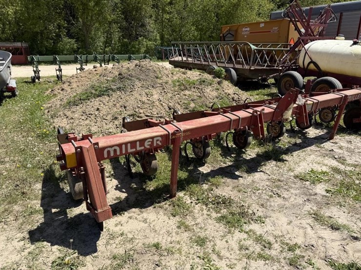 miller-6-row-cultivator-image-3