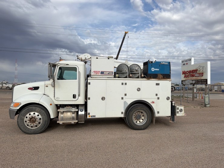 2016-peterbilt-337-image-1
