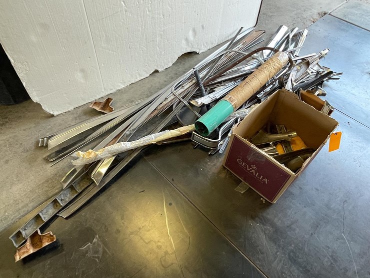 #5398-•-huge-lot-of-classic-car-chrome-trim-(las-cruces,-nm)-image-1