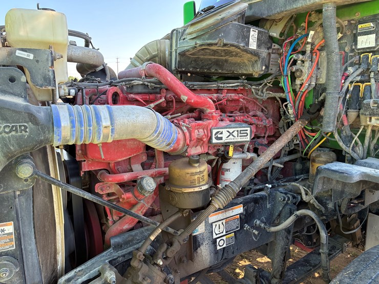2018-peterbilt-567-image-13