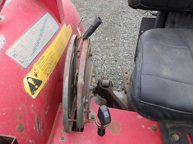 massey-ferguson-398-image-25