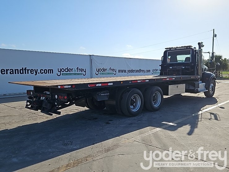 2015-peterbilt-348-image-5