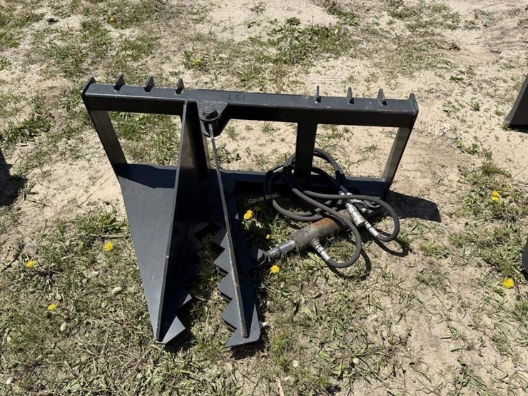 jct-universal-attach-tree-grapple-image-1