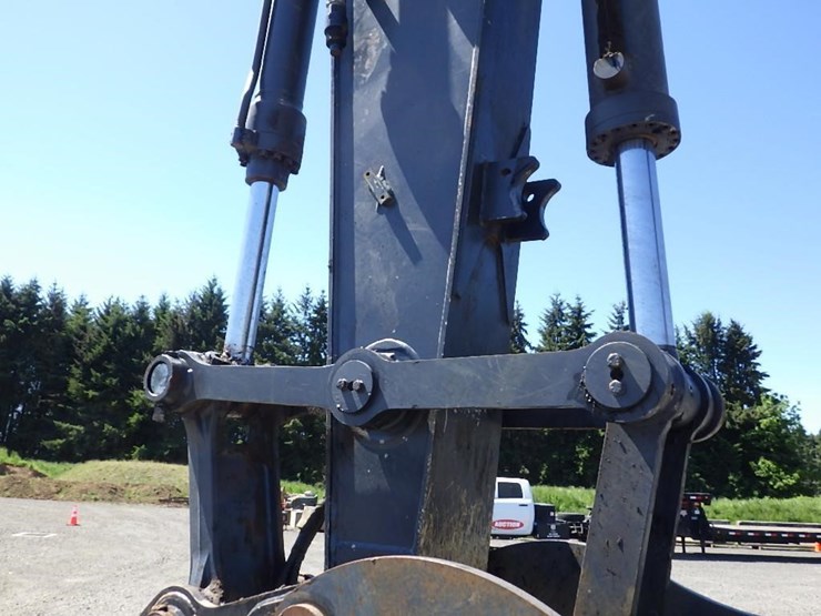 deere-245g-lc-image-18