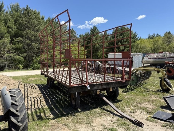 k-&-k-16'-hay-wagon-image-1