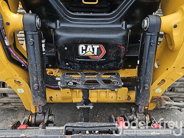 2025-caterpillar-255-image-14