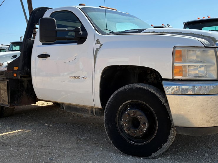 2013-chevrolet-silverado-3500-image-5