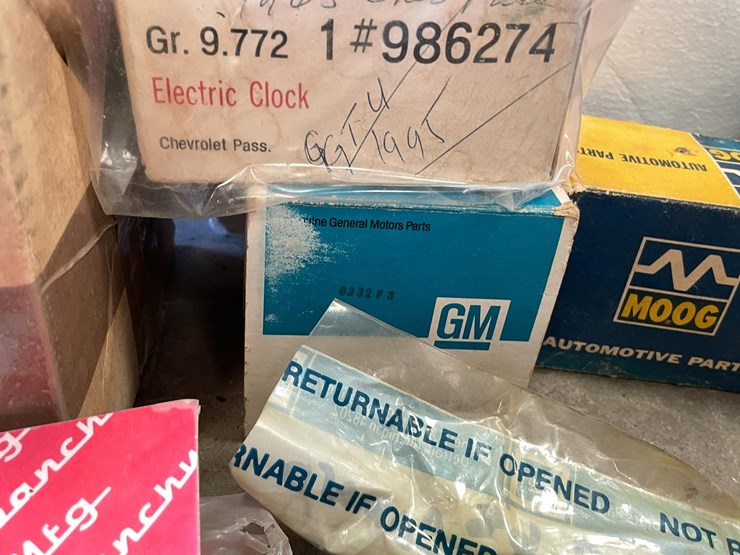 #5379-•-lot-of-general-motors-oe-parts-(las-cruces,-nm)-image-14