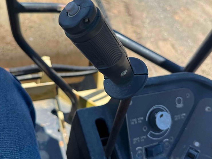 1999-ingersoll-rand-sd070d-pro-pac-66in-smooth-drum-roller-image-18