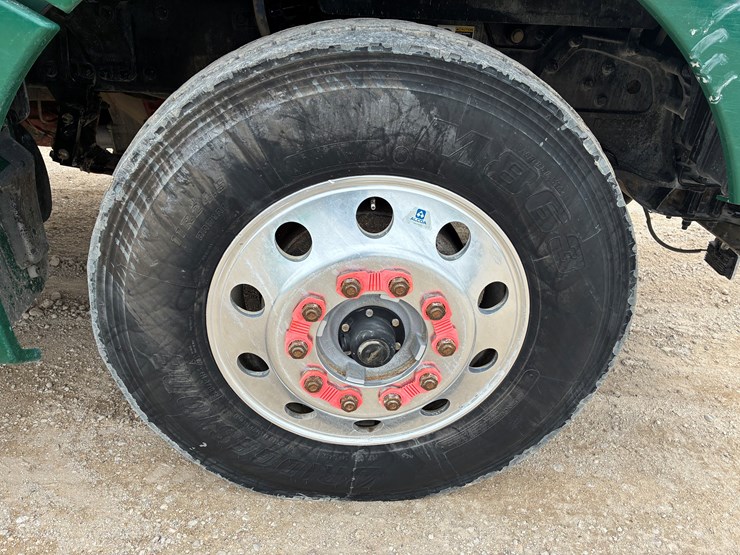 2019-kenworth-t880-image-12
