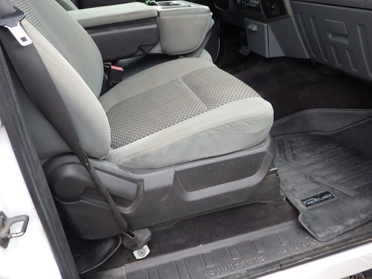 2011-ford-f550-image-25
