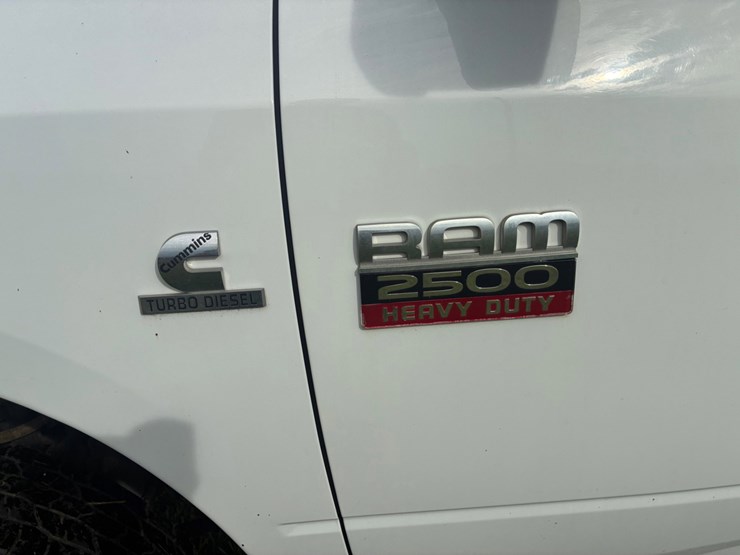 2012-dodge-2500-image-10