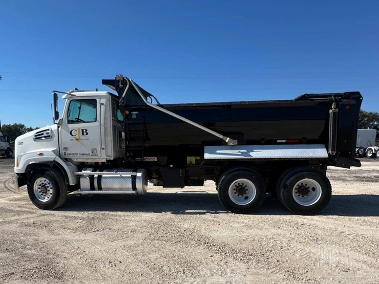 2022-western-star-dump-truck-image-8