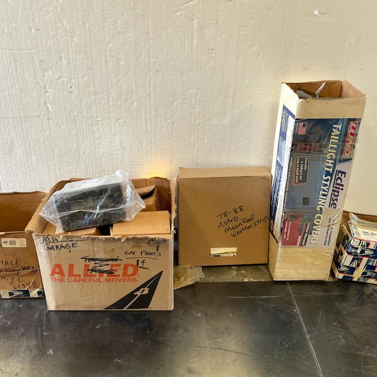 #5415 • Lot of Newer Car Parts, Some New (Las Cruces, NM)