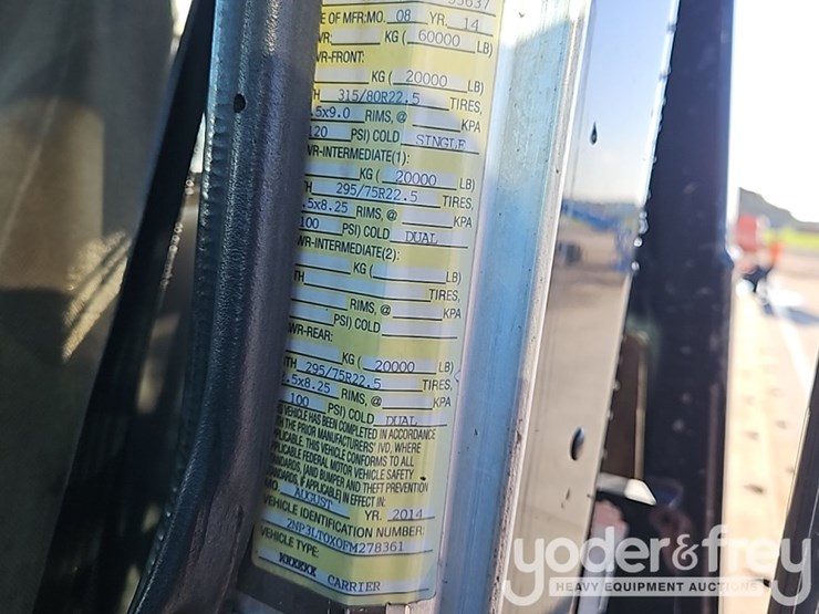 2015-peterbilt-348-image-38