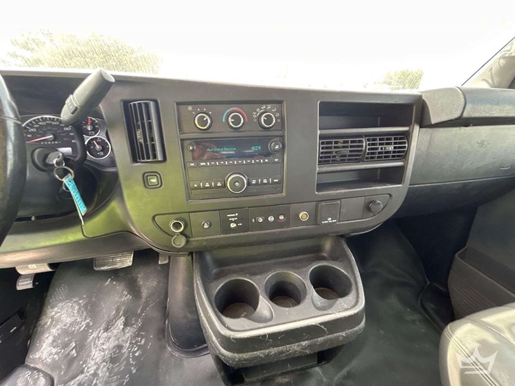 2019-chevrolet-express-2500-image-17