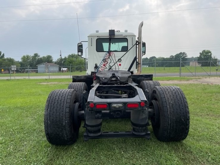 2016-mack-cxu613t-image-5