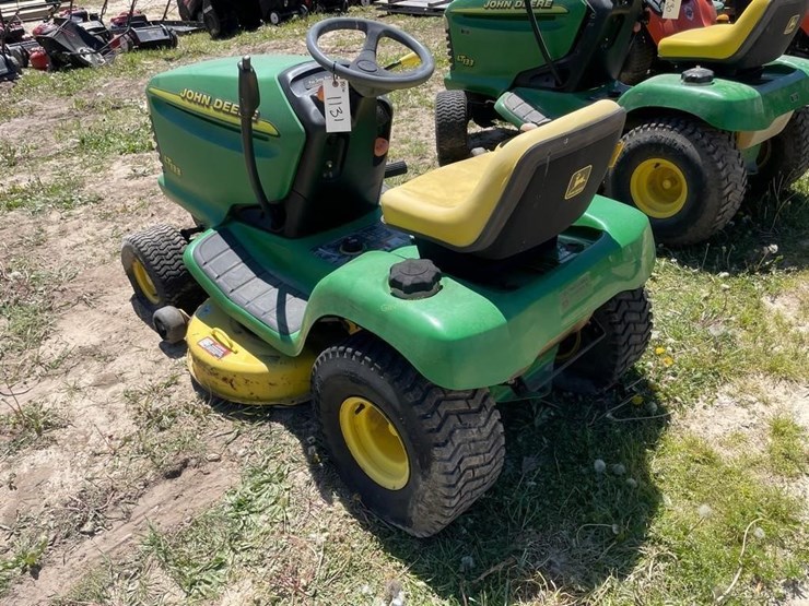 john-deere-lt133-image-4