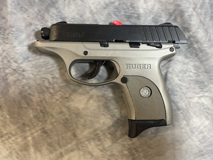 #10281-•-ruger-ec9s-9mm-luger-pistol,-sn:-461-74121-image-2