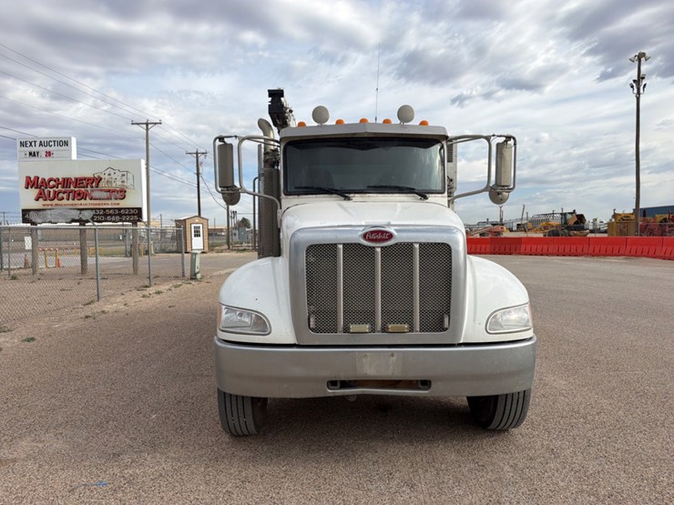 2016-peterbilt-337-image-2