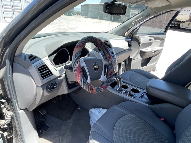 2011-chevrolet-traverse-image-56