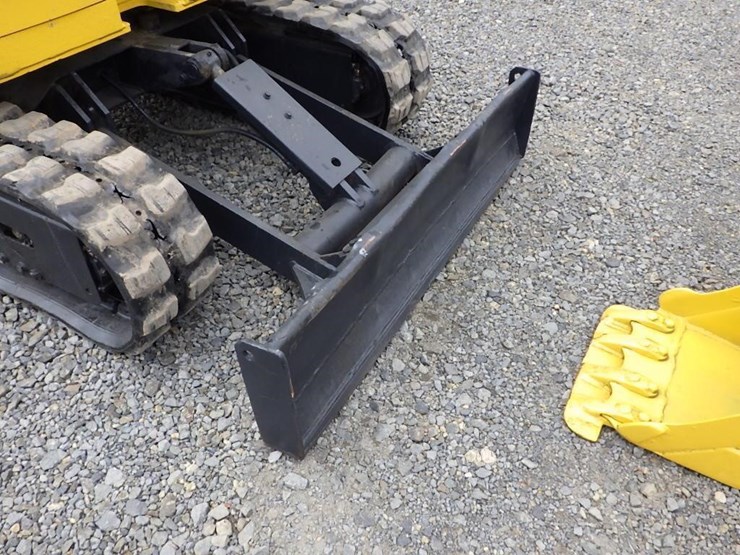 komatsu-pc28uu-image-26