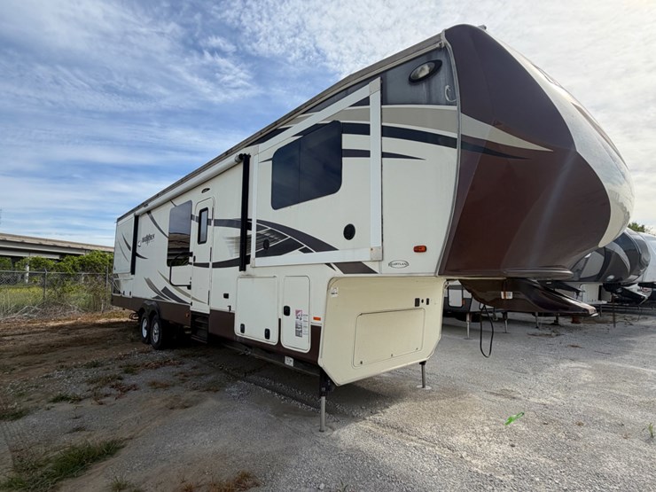 2016-bighorn-5th-wheel-image-3