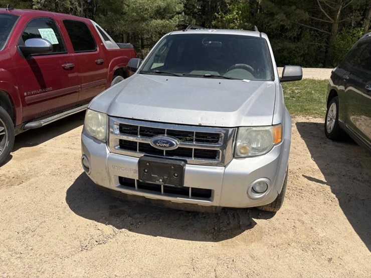2009-ford-escape-xlt-image-2