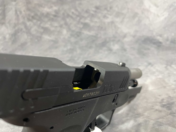#10316-•-taurus-g3c-9mm-luger-pistol,-sn:-aek785311-image-16
