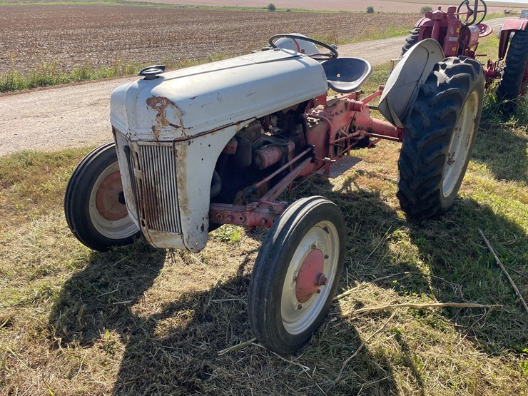 ford-tractor-image-2