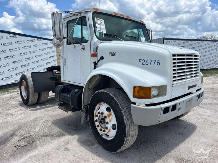 2001-international-4900-image-2