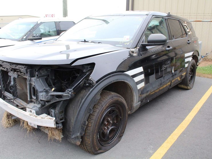 2022-ford-explorer-image-11